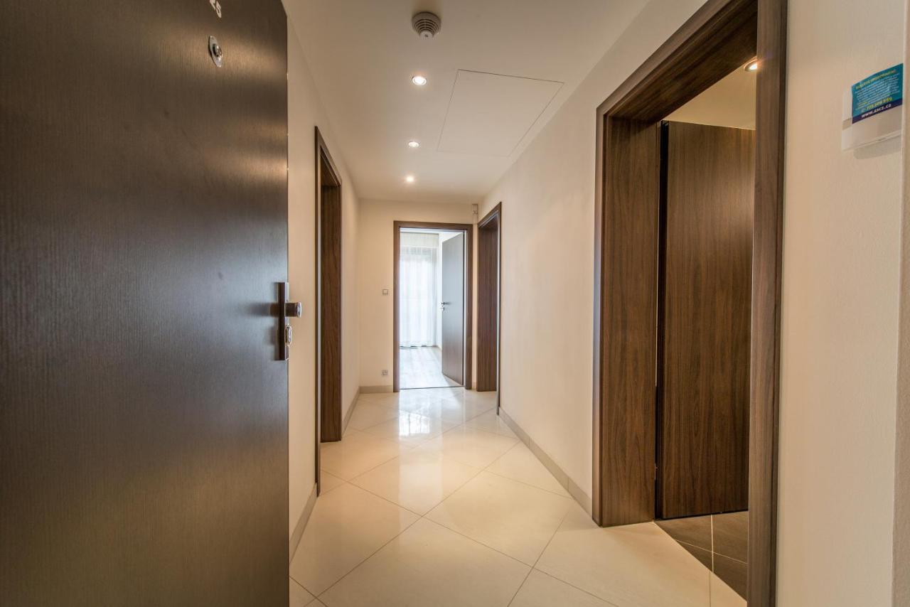 Mozart Central Apartments With Garage 布拉格 外观 照片