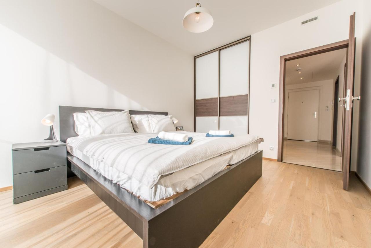 Mozart Central Apartments With Garage 布拉格 外观 照片